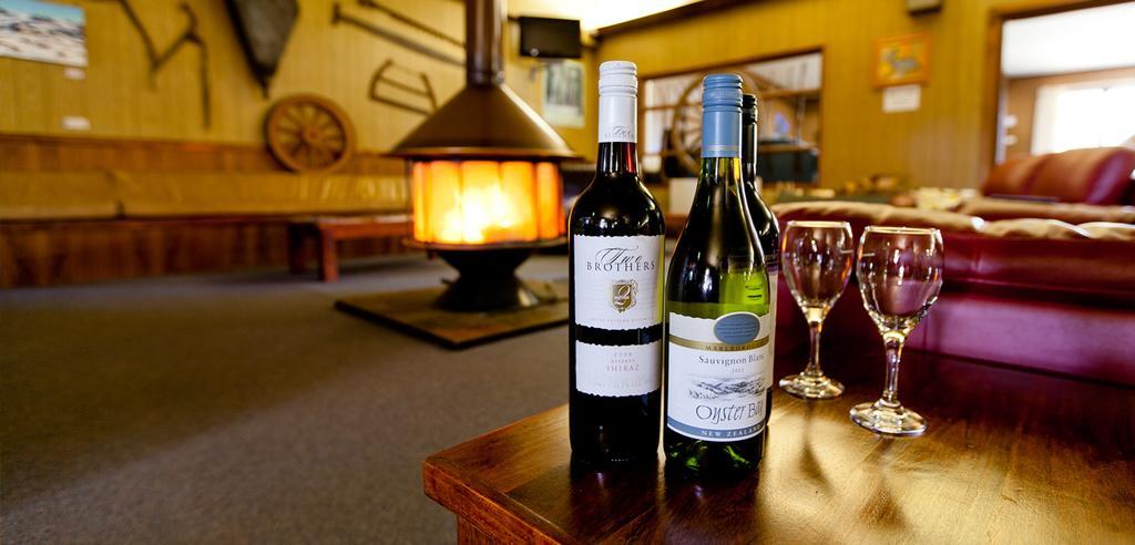 Snowy Mountains Resort And Function Centre Adaminaby Buitenkant foto