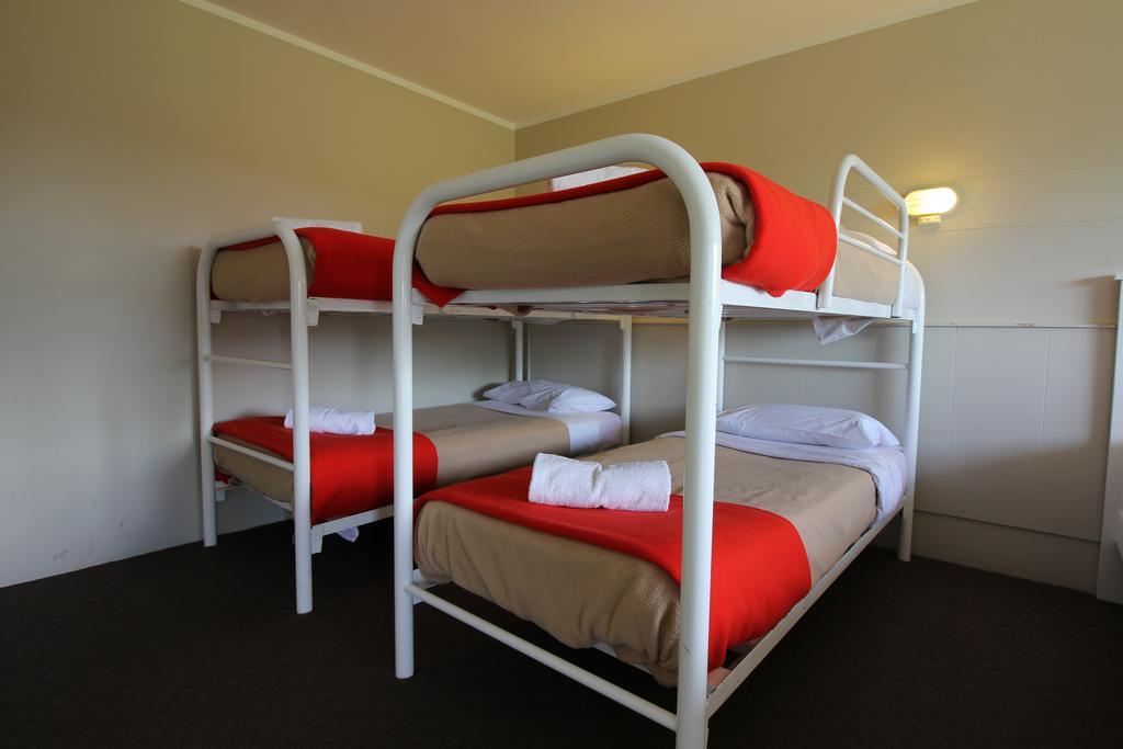 Snowy Mountains Resort And Function Centre Adaminaby Kamer foto