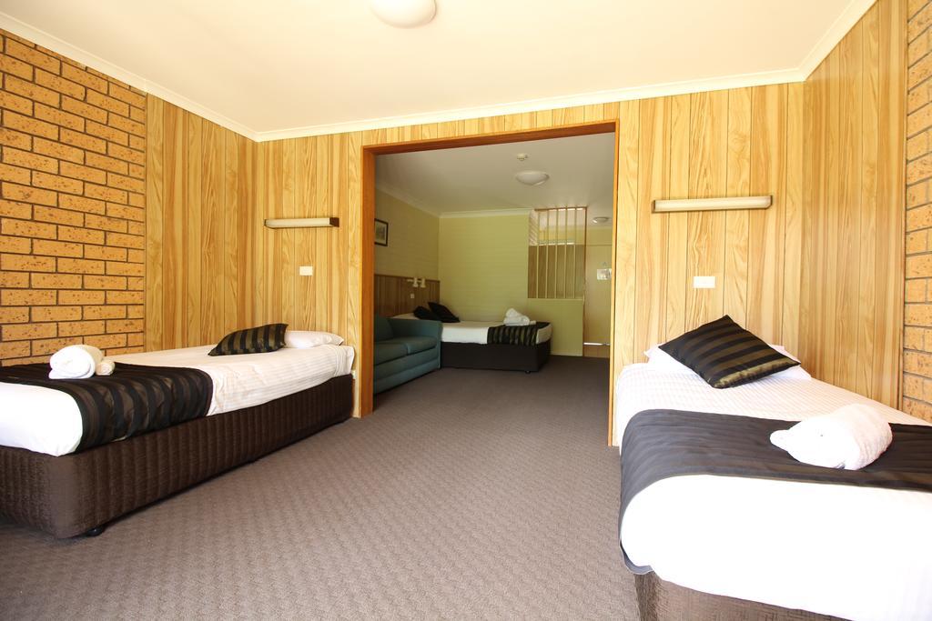 Snowy Mountains Resort And Function Centre Adaminaby Kamer foto