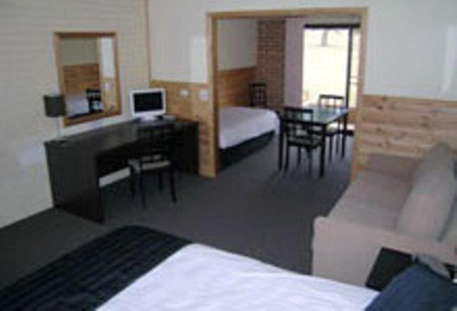 Snowy Mountains Resort And Function Centre Adaminaby Kamer foto