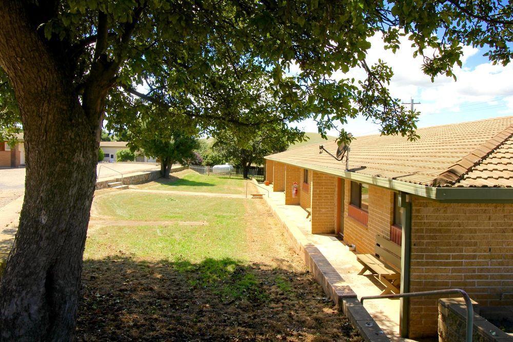 Snowy Mountains Resort And Function Centre Adaminaby Buitenkant foto