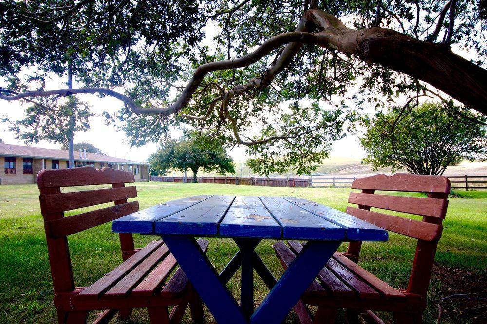 Snowy Mountains Resort And Function Centre Adaminaby Buitenkant foto