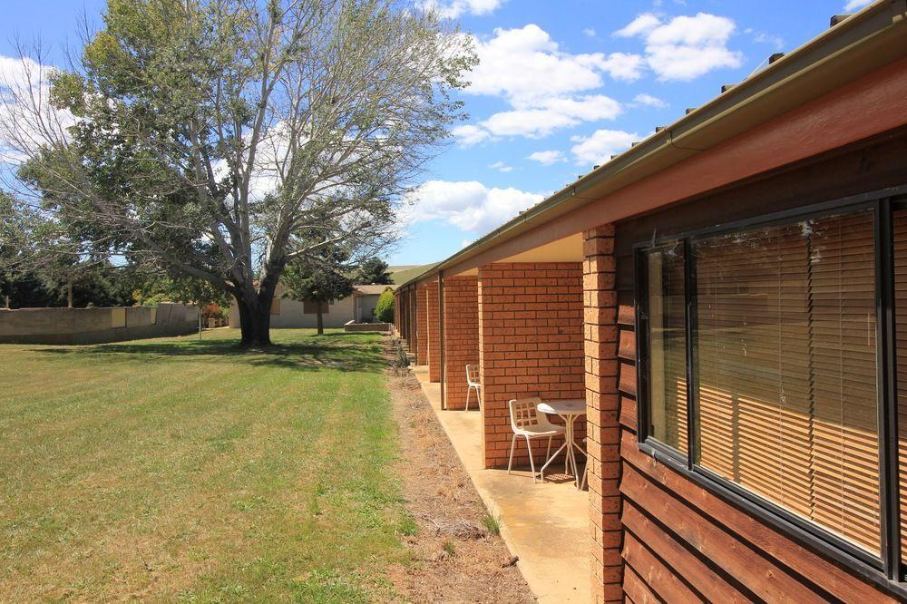Snowy Mountains Resort And Function Centre Adaminaby Buitenkant foto