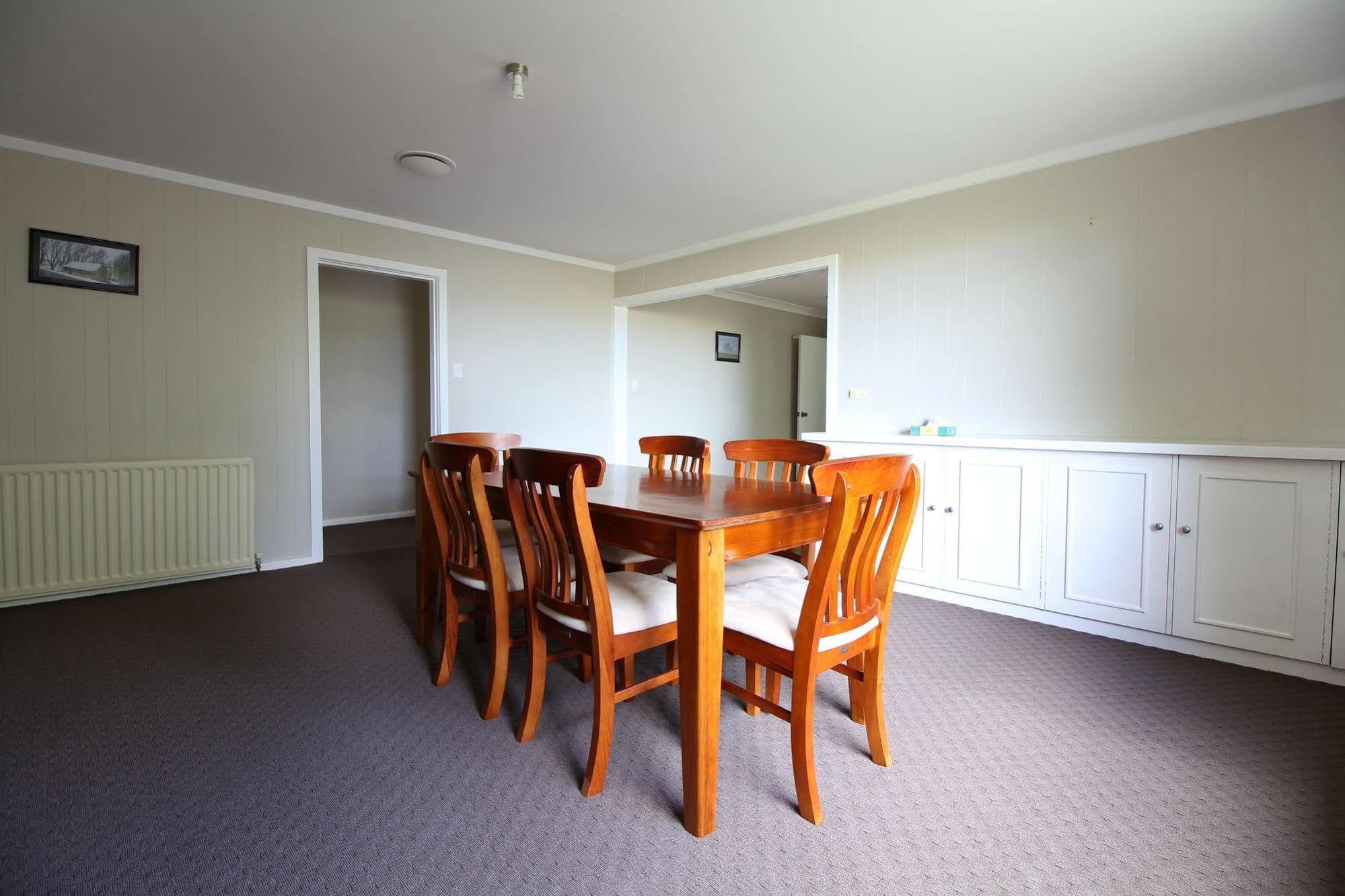 Snowy Mountains Resort And Function Centre Adaminaby Buitenkant foto