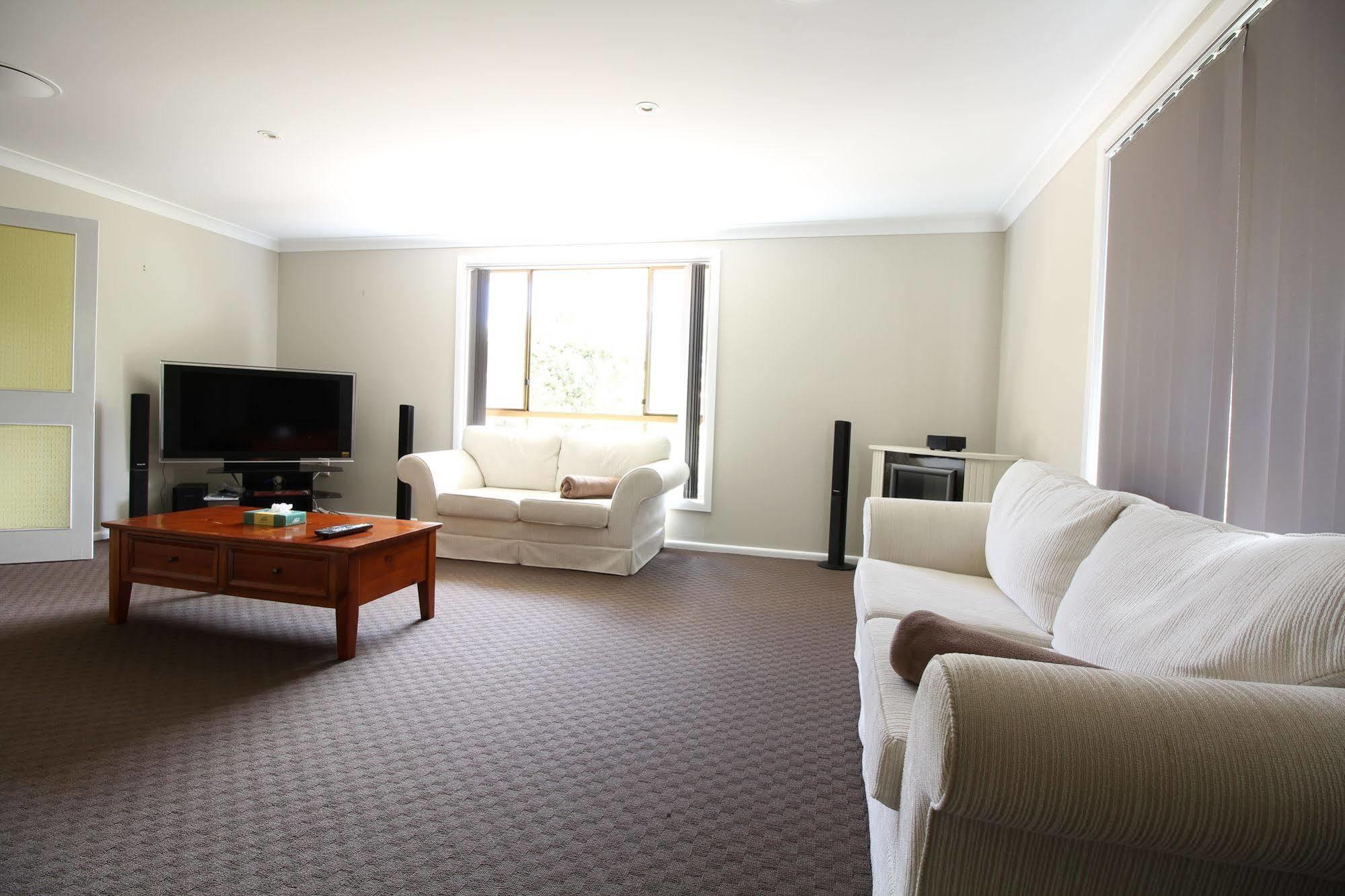 Snowy Mountains Resort And Function Centre Adaminaby Buitenkant foto