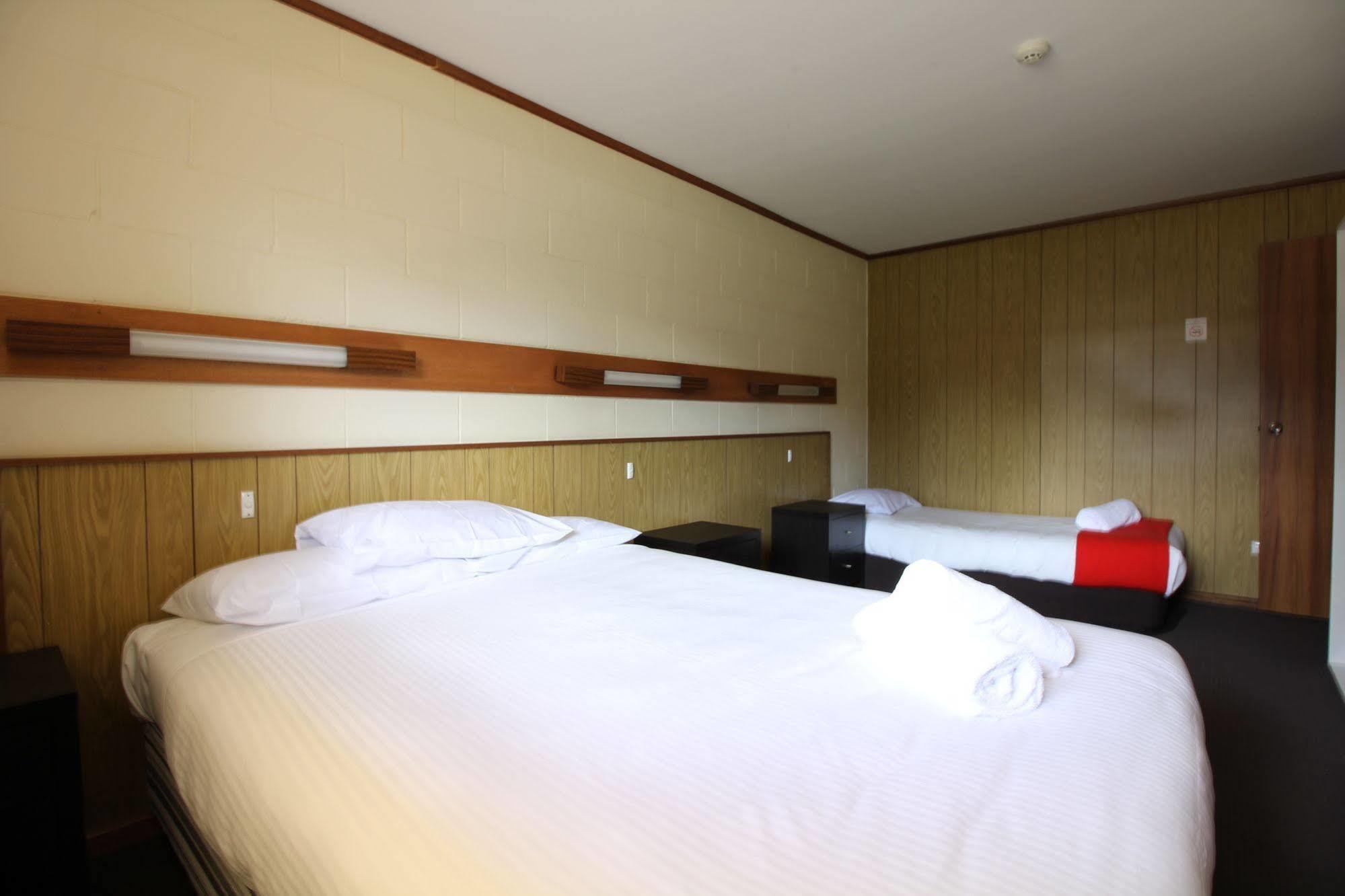 Snowy Mountains Resort And Function Centre Adaminaby Buitenkant foto