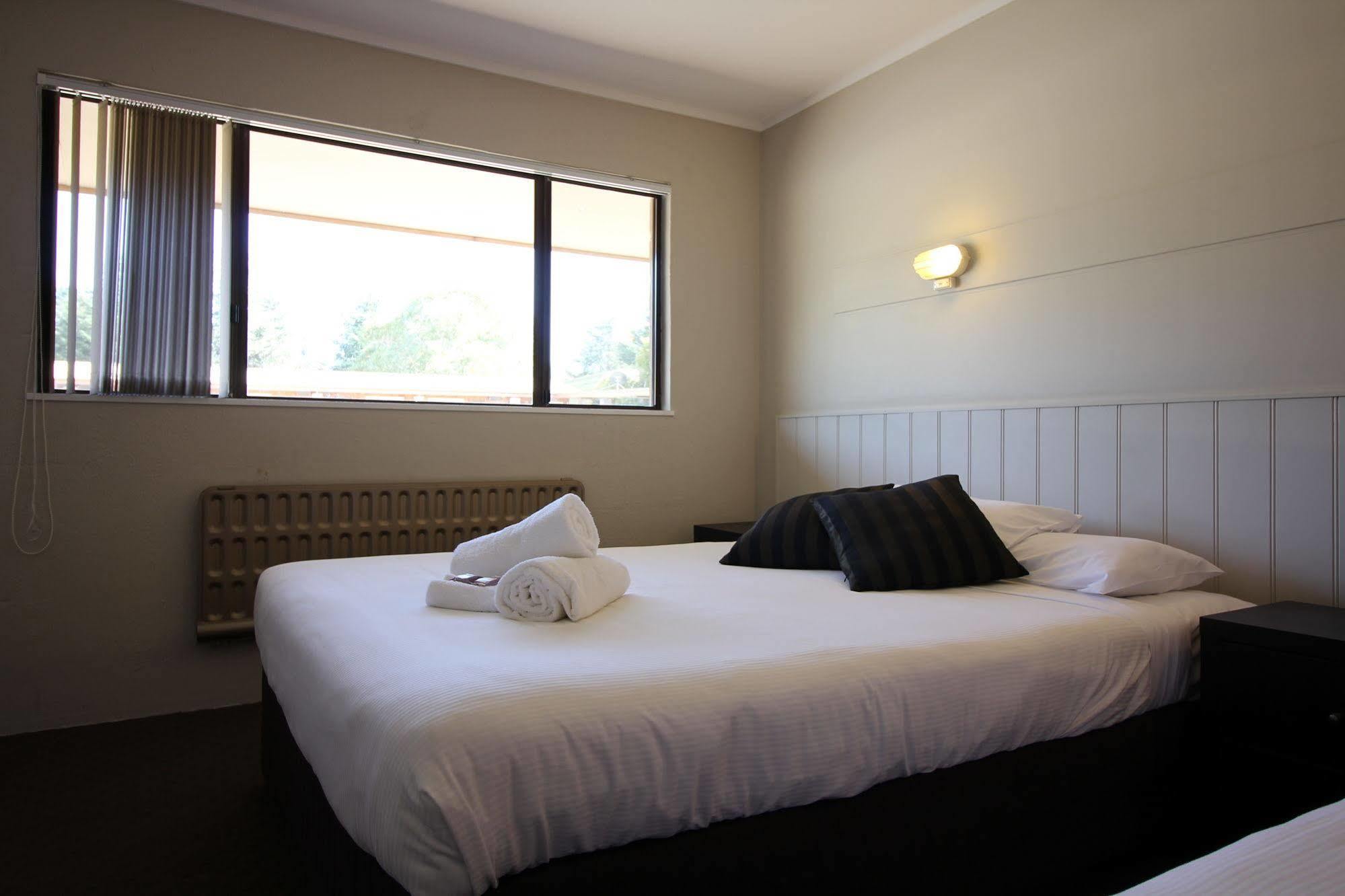 Snowy Mountains Resort And Function Centre Adaminaby Buitenkant foto
